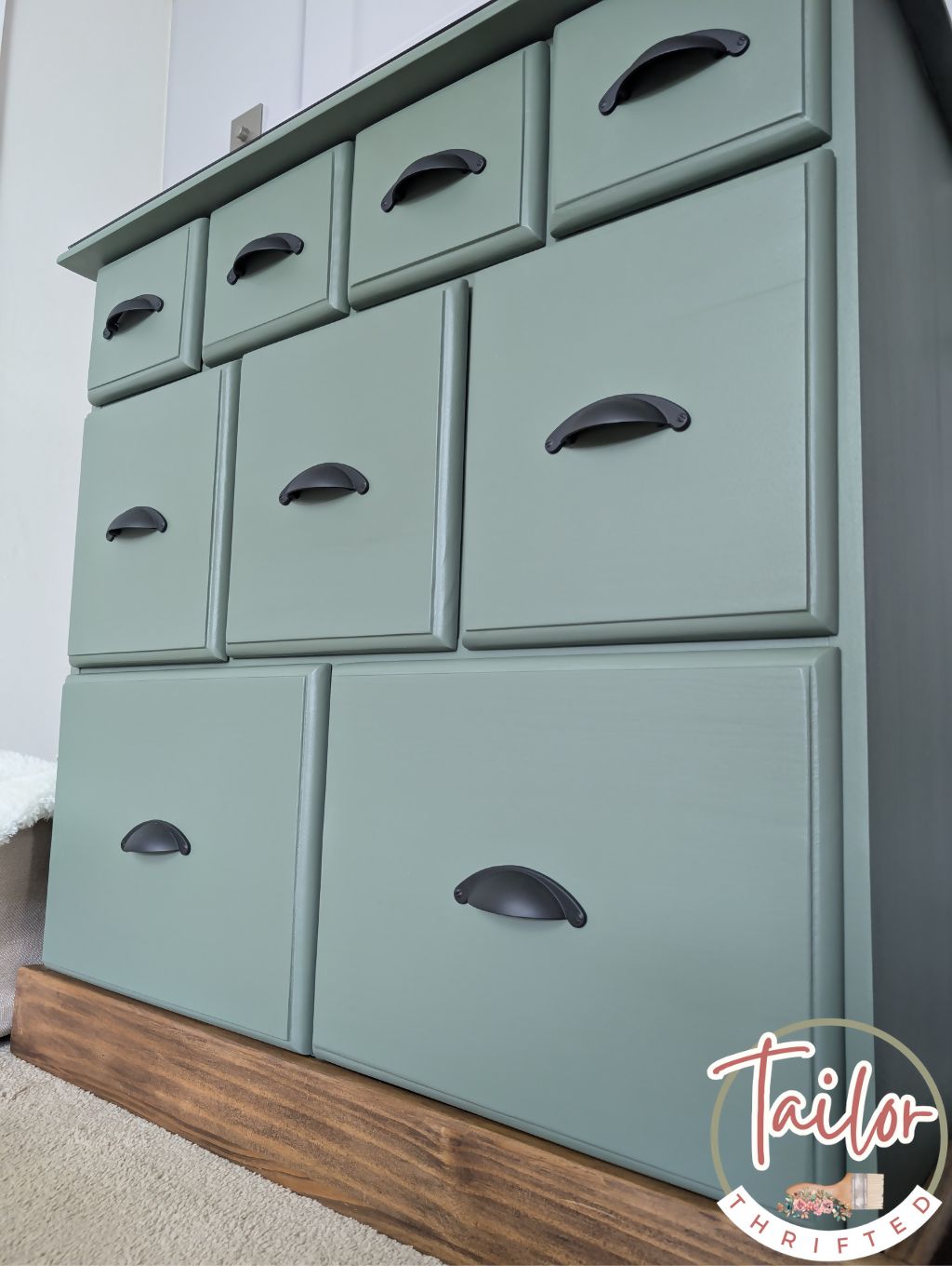 9-drawer Captain's Chest / Chest of Drawers
