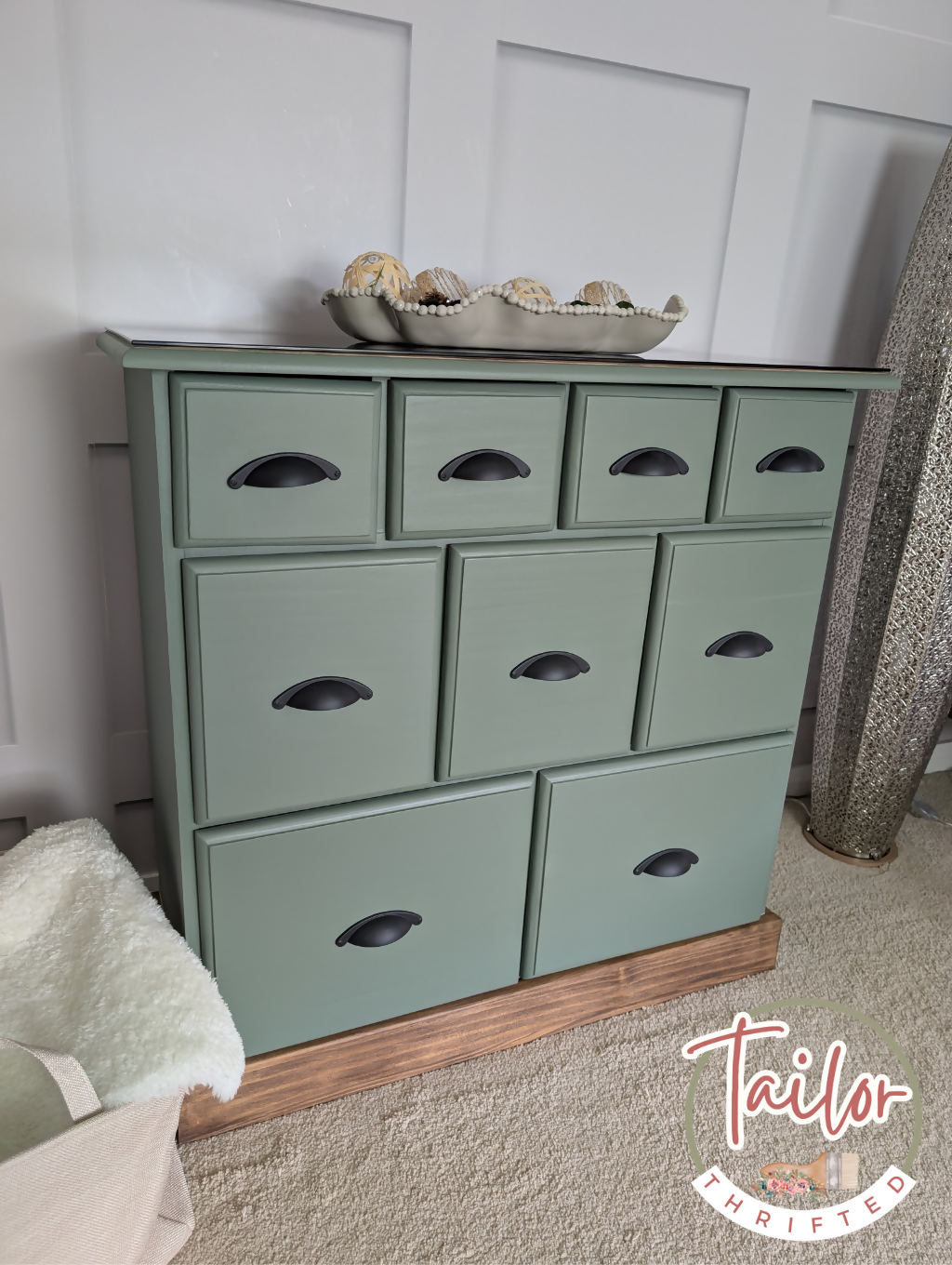 9-drawer Captain's Chest / Chest of Drawers