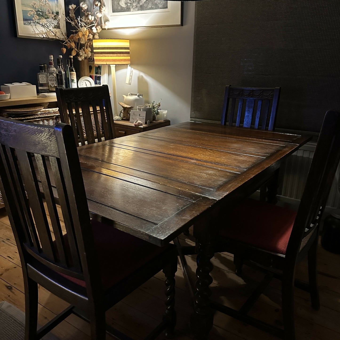 Jacobean Revival Oak Dining Set 4 Chairs And Extendable Table