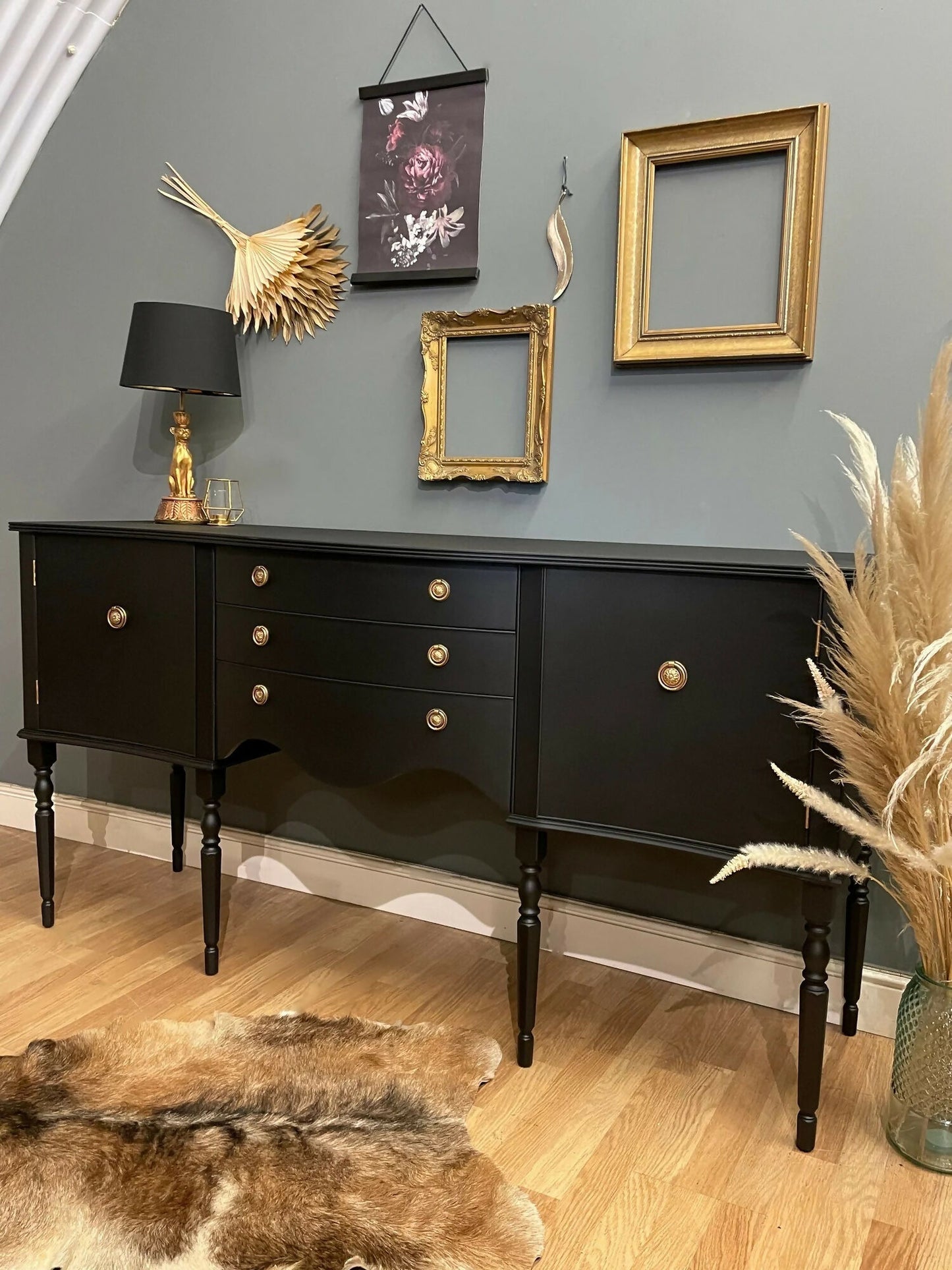 STUNNING BLACK & GOLD MAHOGANY SIDEBOARD