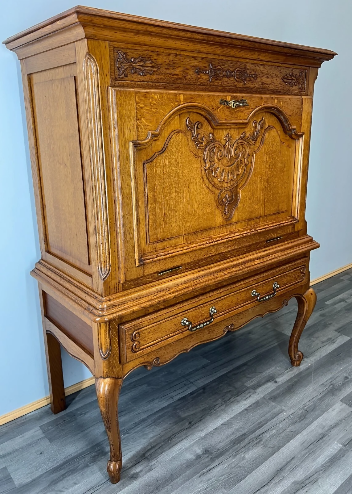 Cabinet Vintage French Style Oak Carved Sideboard with Drawer LOT 3757