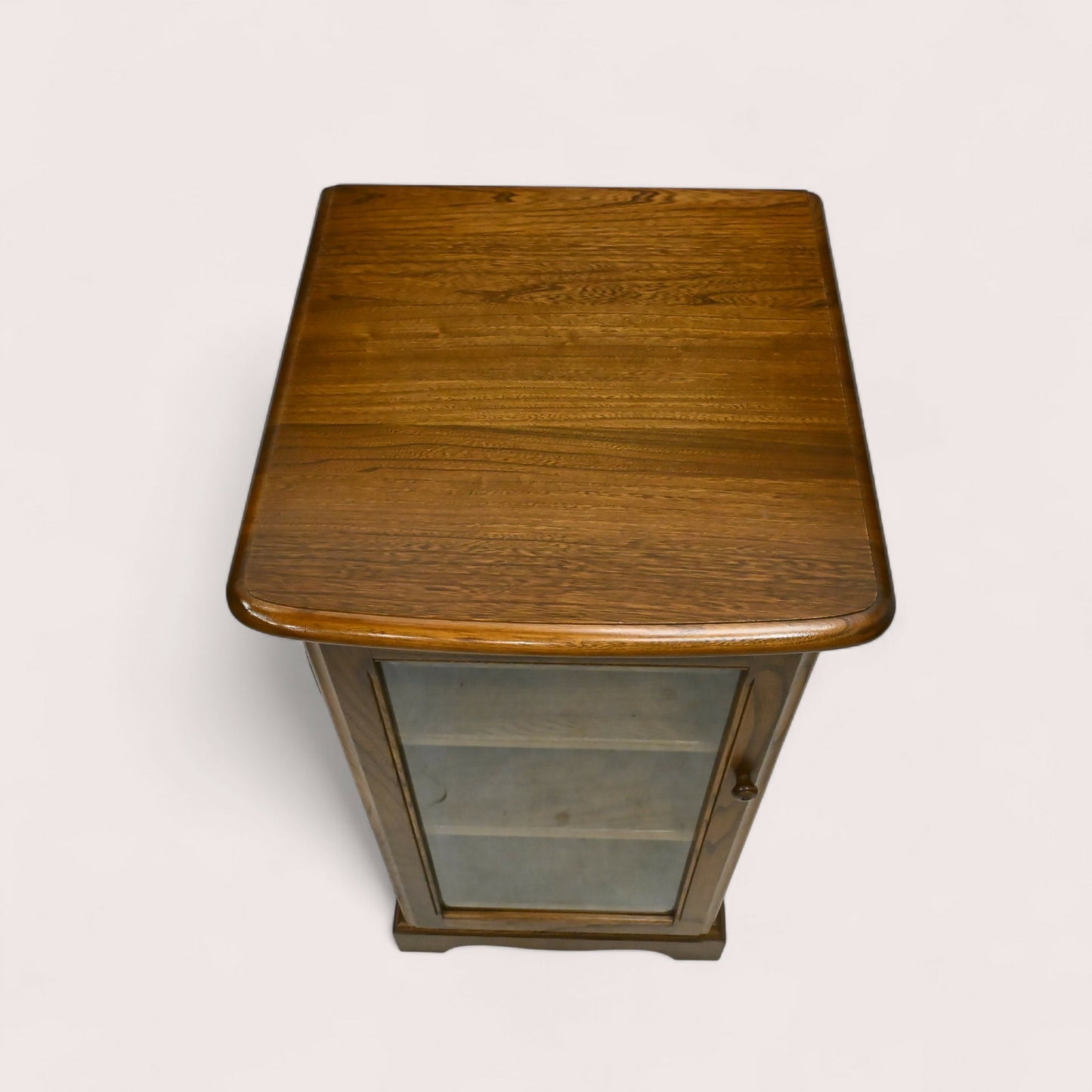 Ercol Midi Hi Fi Cabinet Model 2071 Glass Door Golden Dawn FREE UK Delivery. SBR10864/2608E