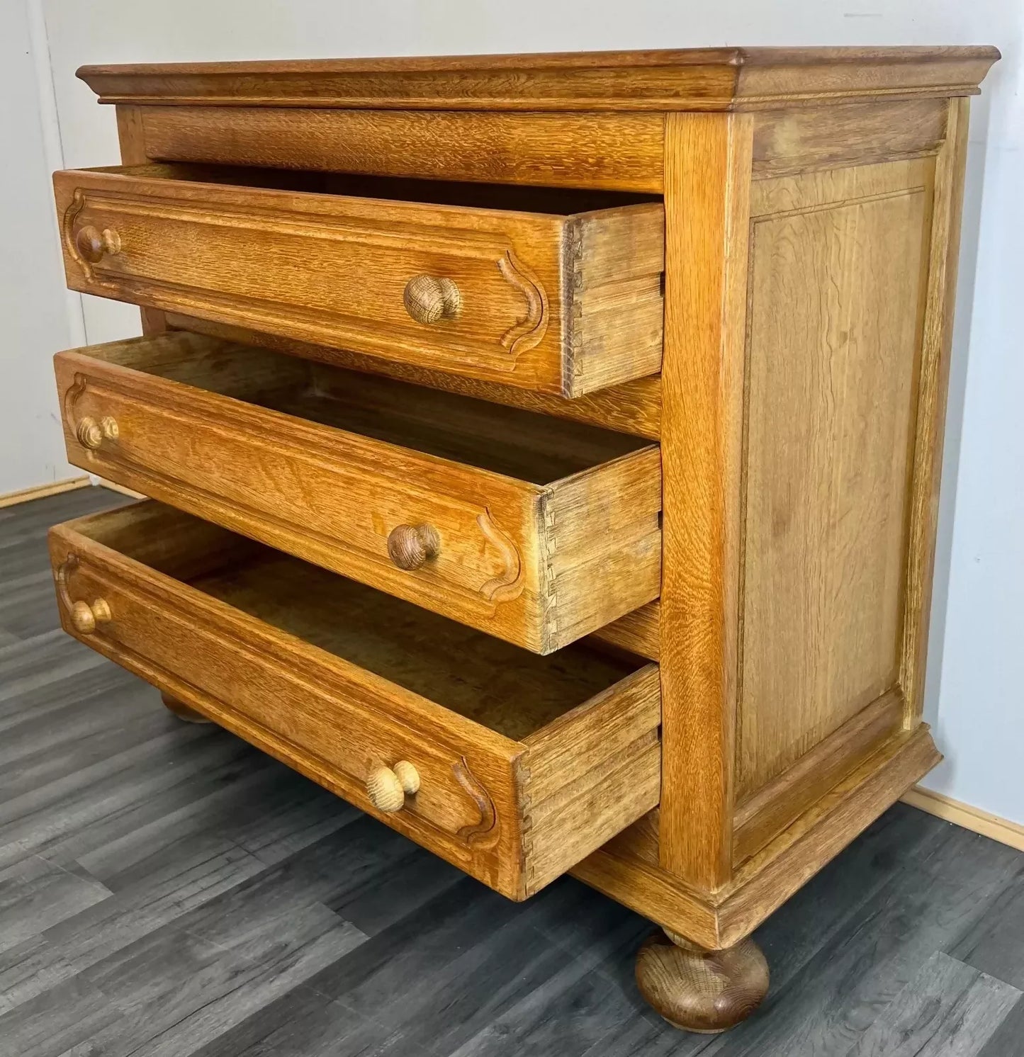 Vintage French Chest of Drawers / Sideboard / Cabinet( LOT 2058)