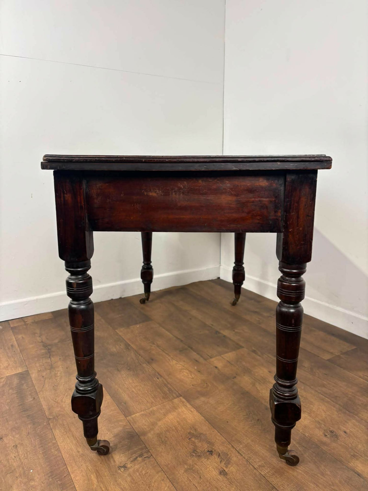 Edwardian Red Walnut Ladies Writing Table