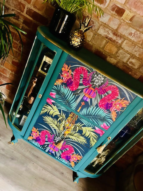 Oriental drinks cabinet