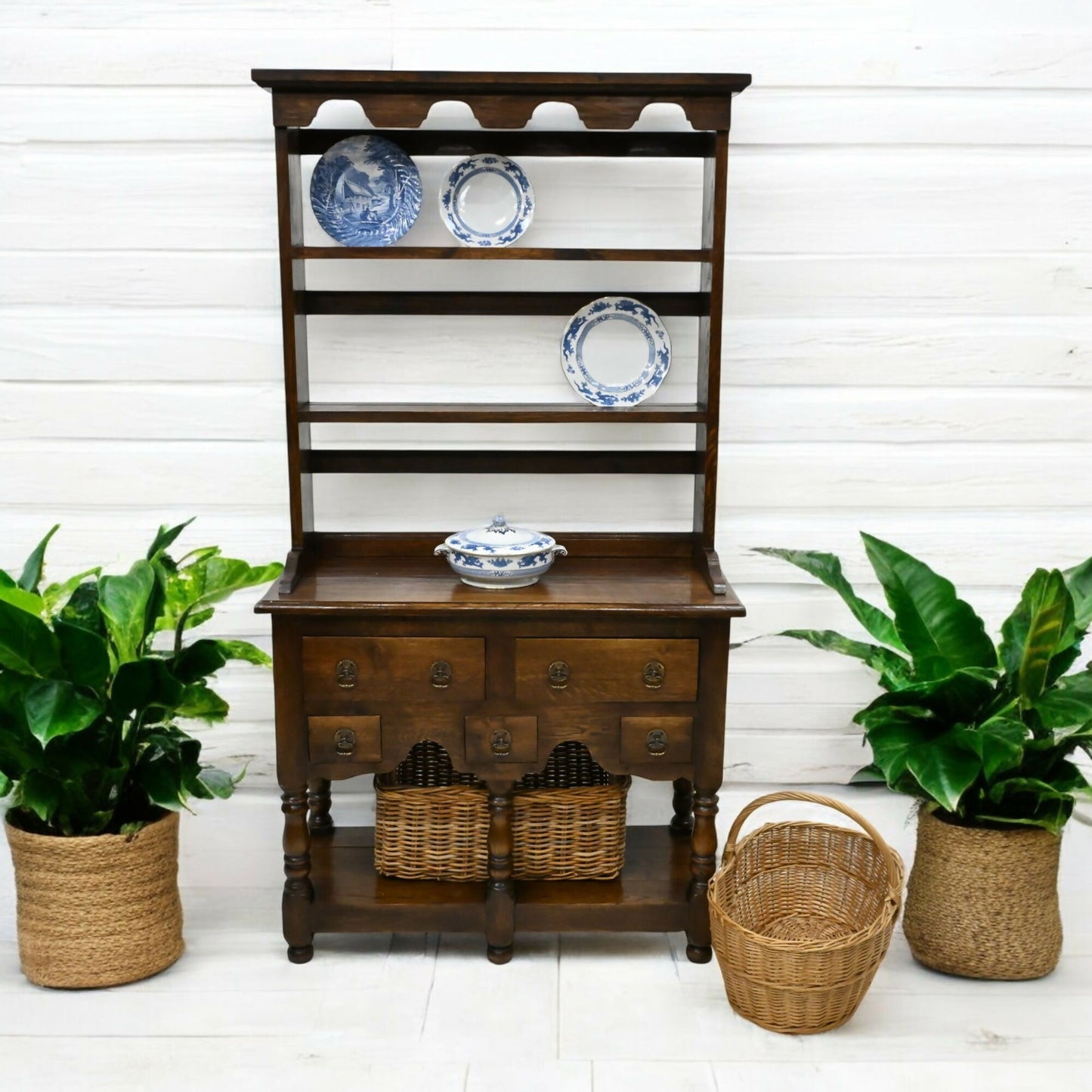 Vintage Small Pot Board Oak Dresser Drawers Shelving Very Clean FREE Delivery. SBR9952/1001E