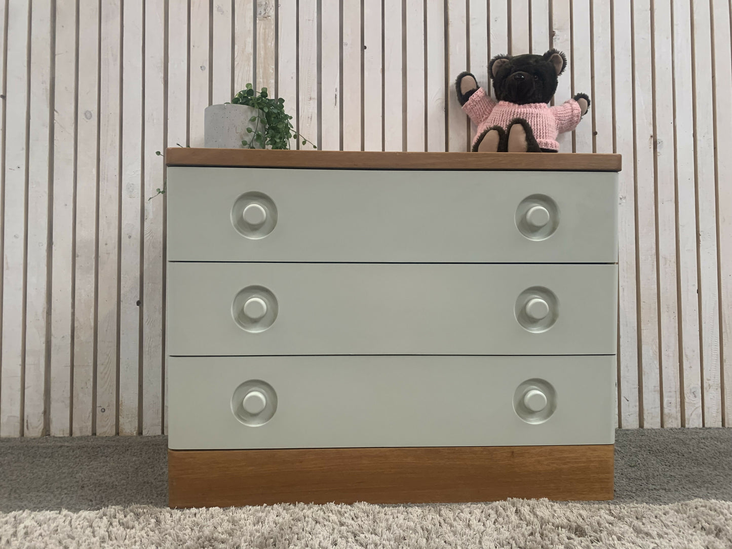 Retro Stag Nocturne Chest of 3 Drawers white and oak.