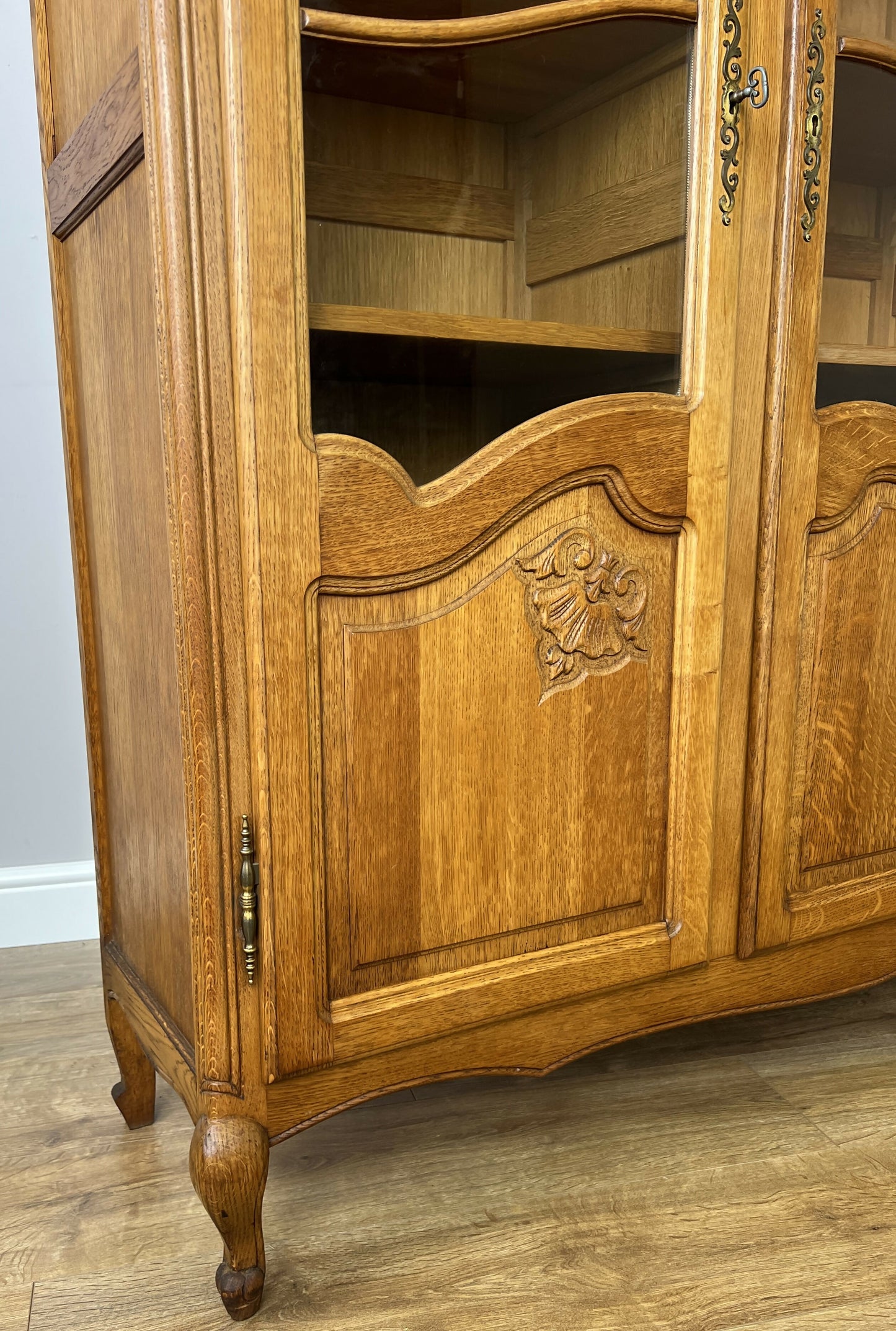 Bookcase Vintage French Louis XVI Oak Display Cabinet Carved Sideboard LOT 6313