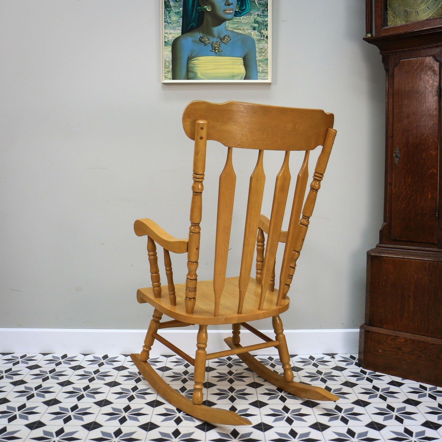 Rocking Chair Solid Wood with Exaggerated Slat Back and Turned Spindles