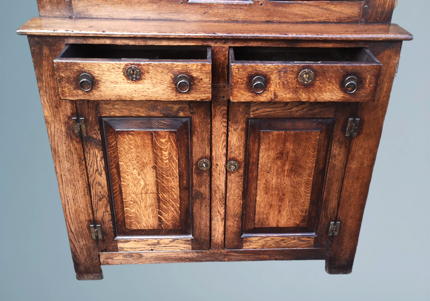 Good Quality Oak Court Cupboard / Sideboard