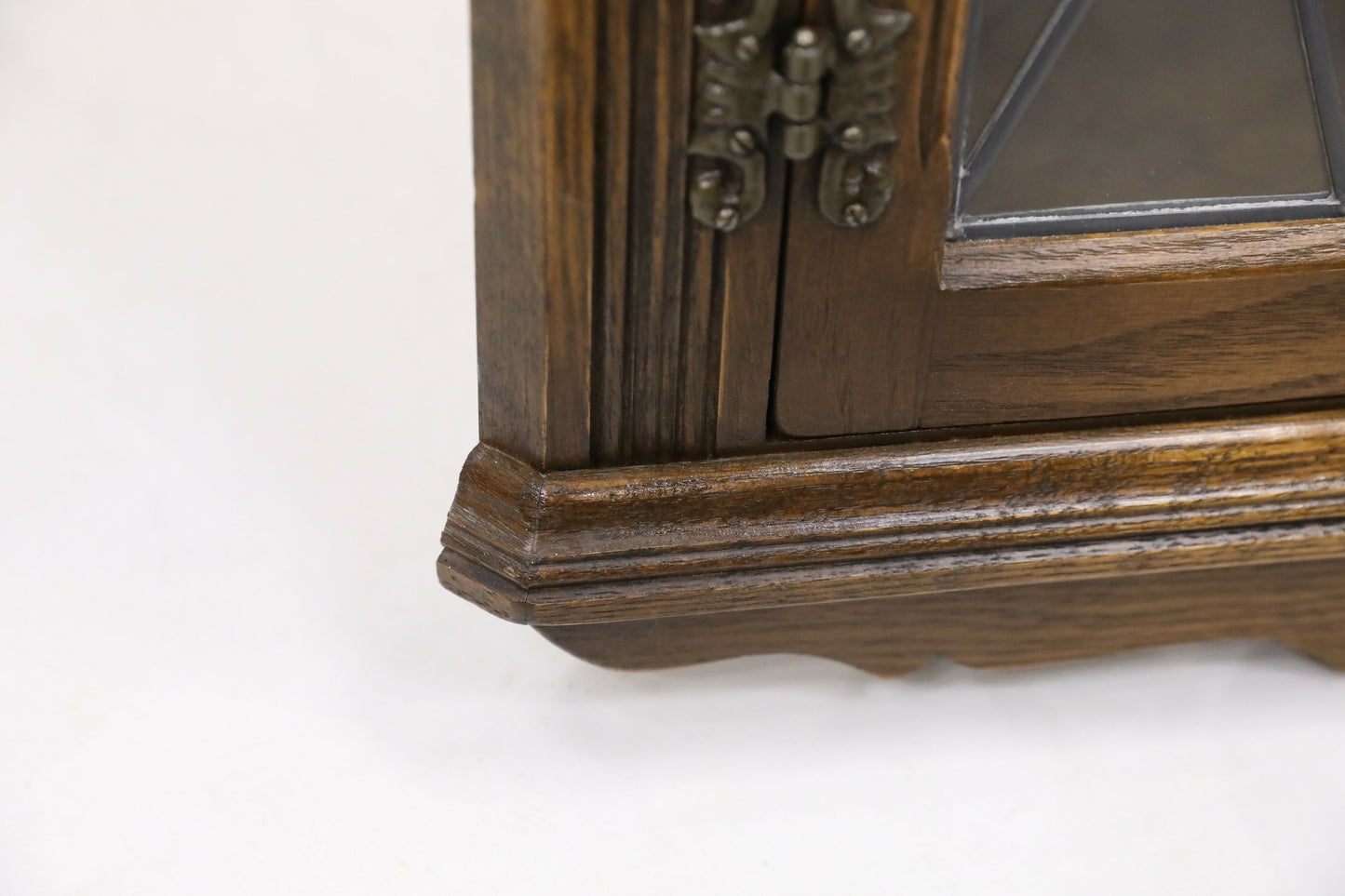 Old Charm Hanging Corner Display Cabinet in Light Oak #1914 FREE UK Delivery. SBR9687/2110D
