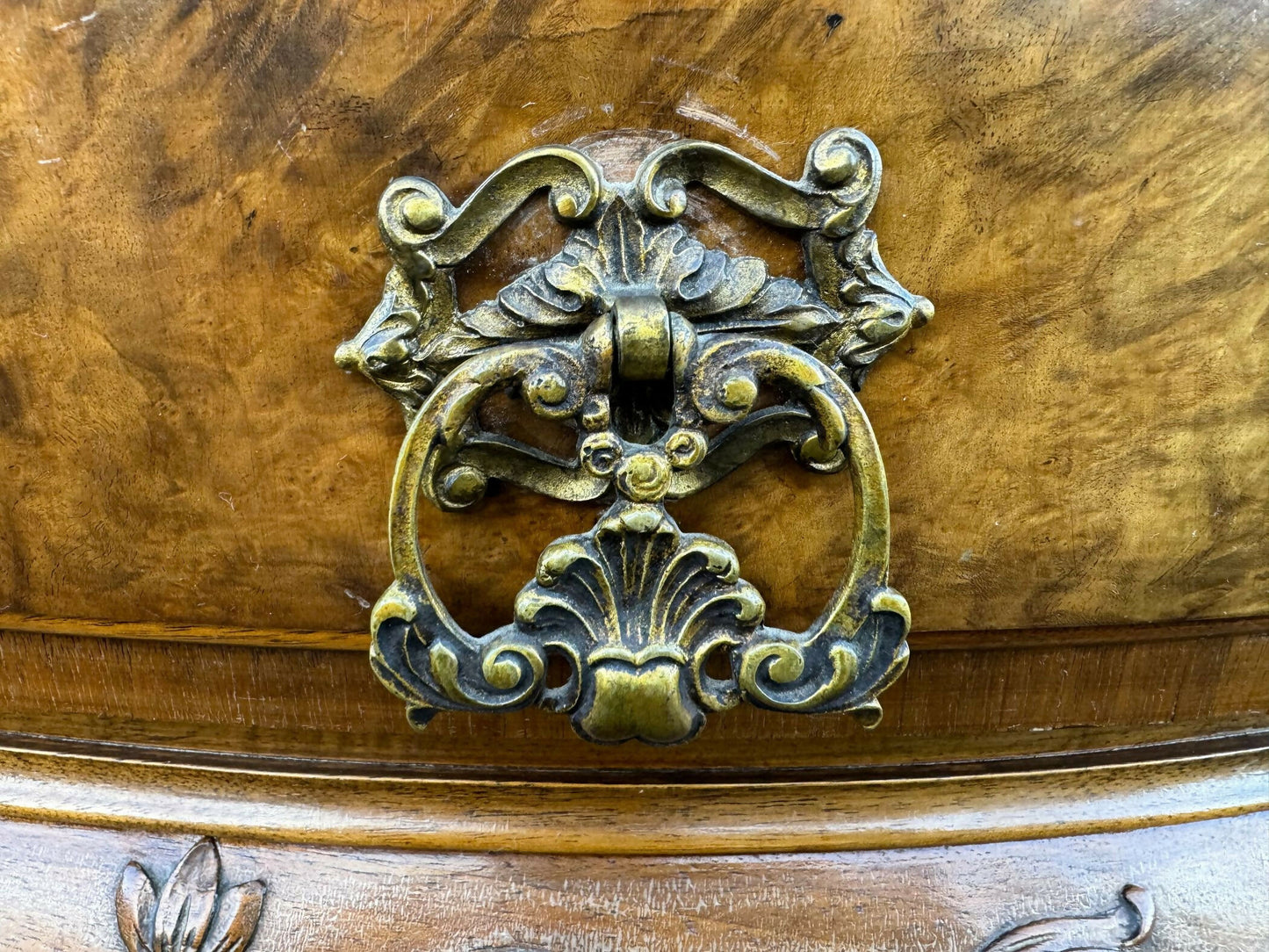 Good Quality Queen Anne Style Burr Walnut Serving Side Table