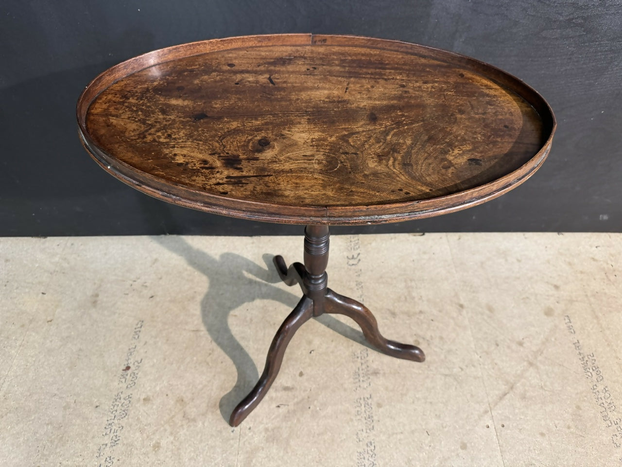 Georgian Mahogany Tilt Top Table