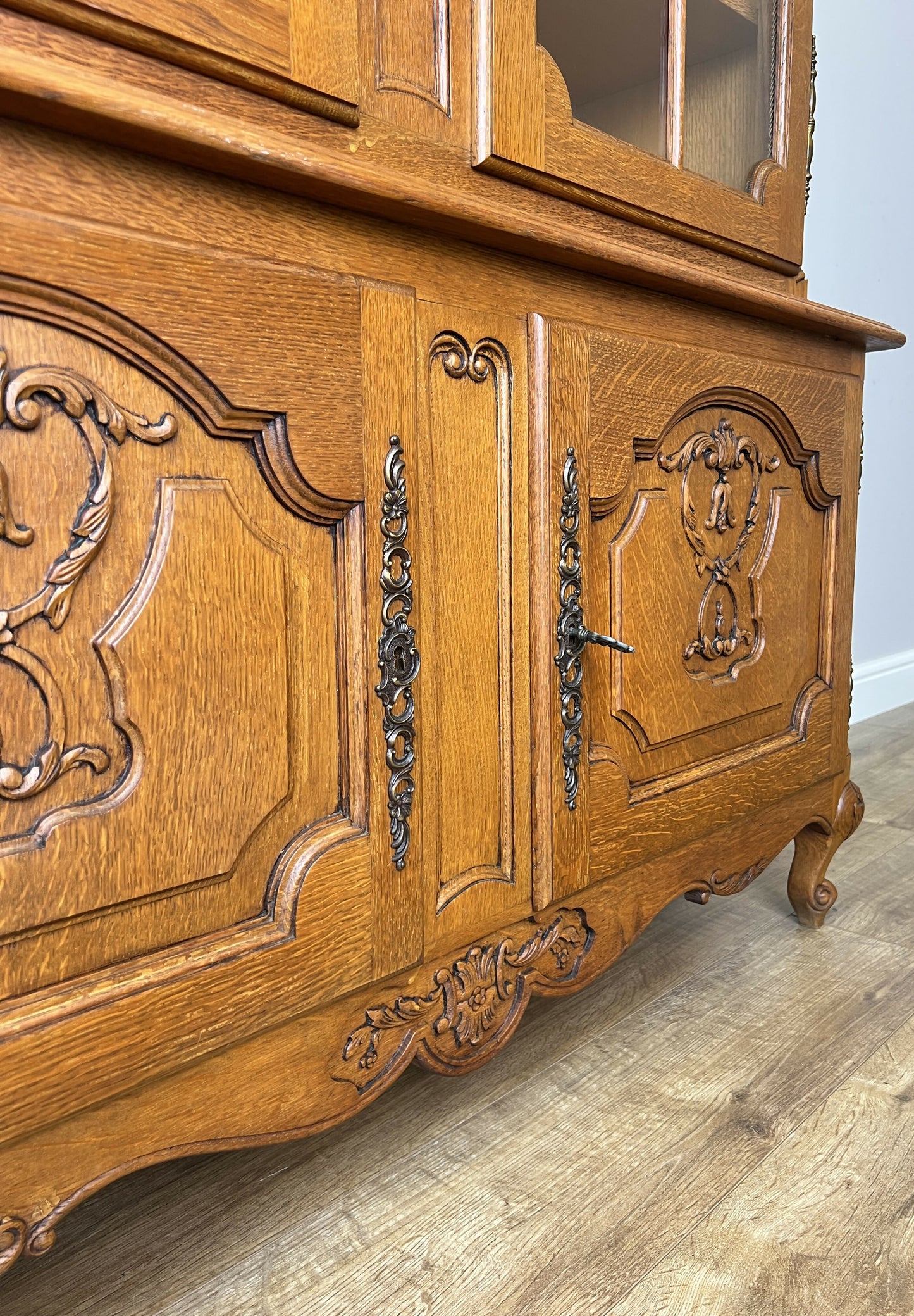 Bookcase Vintage French Louis XVI Oak Display Cabinet Carved Sideboard LOT 6283