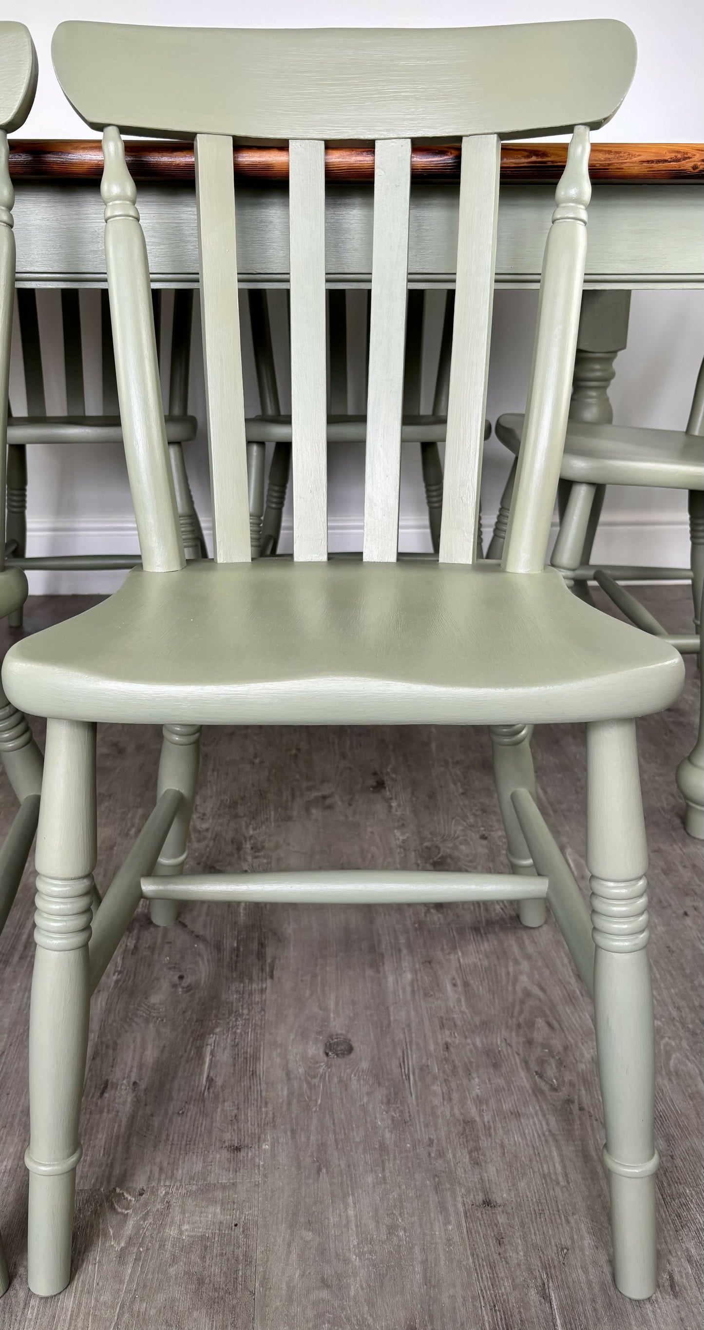Table & 6 Chairs