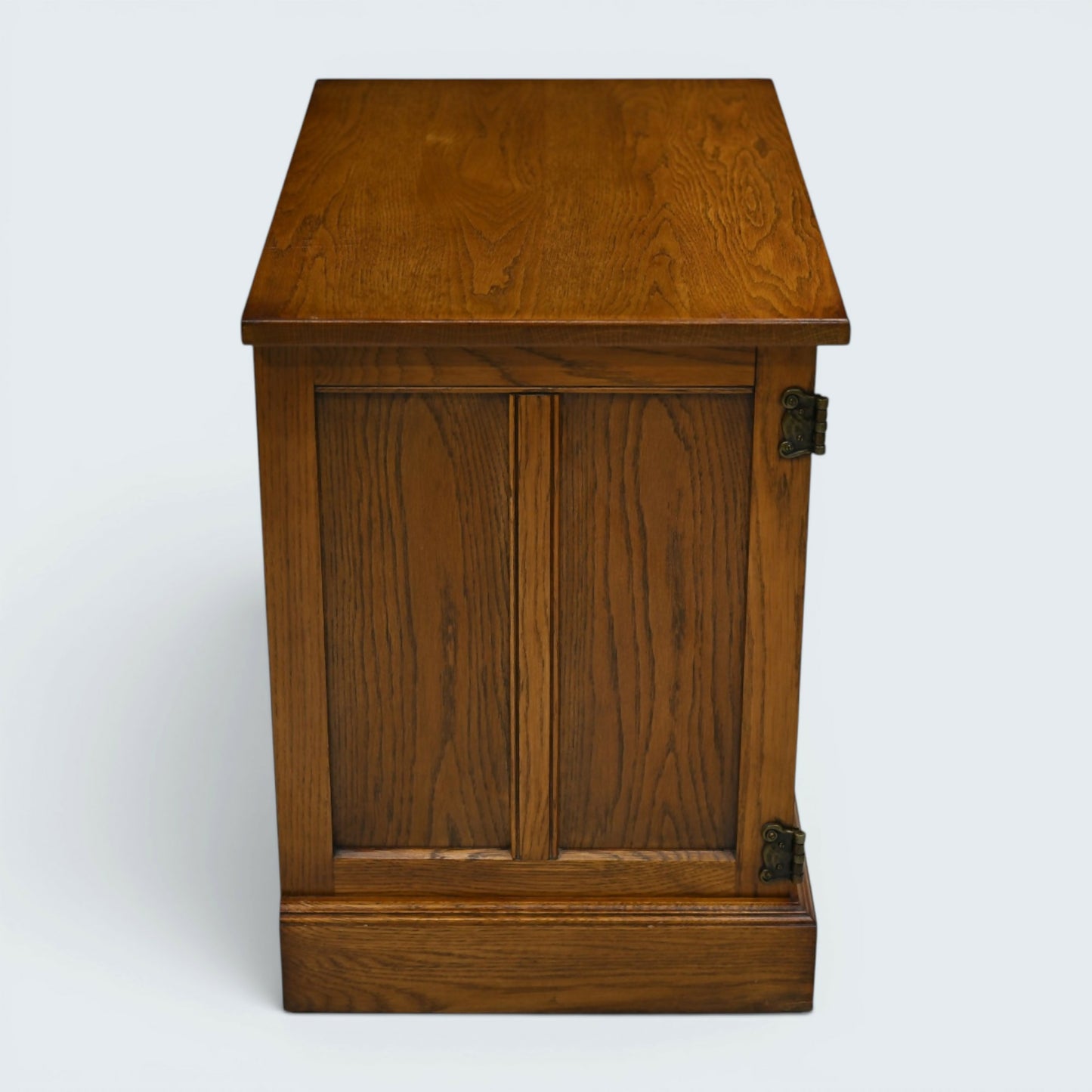 Old Charm TV Stand Video Cabinet Light Oak Made In England Free UK Delivery*