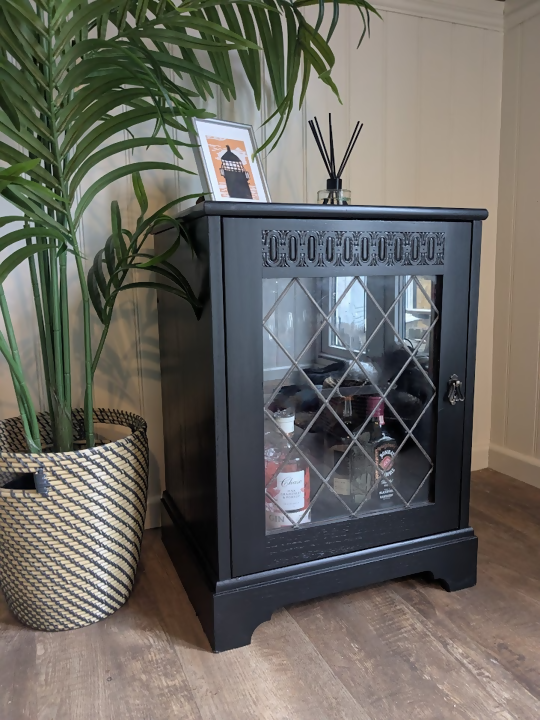 black upcycled drinks cabinet R10032 3