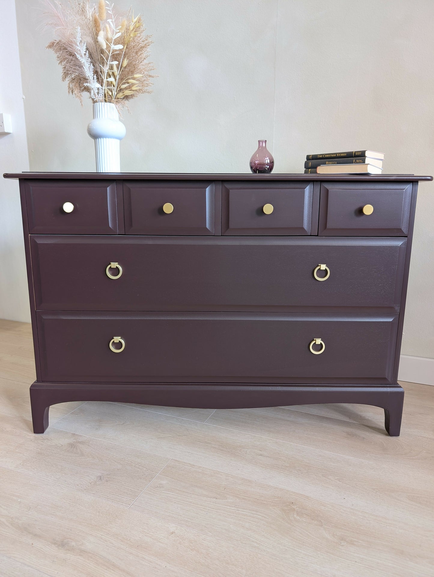 Stag Minstrel Chest of Drawers – Rich Burgundy Mid Century 4 over 2 Chest of Drawers