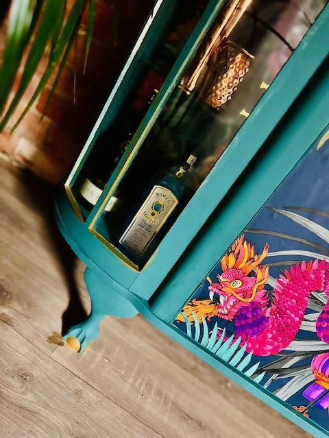 Oriental drinks cabinet