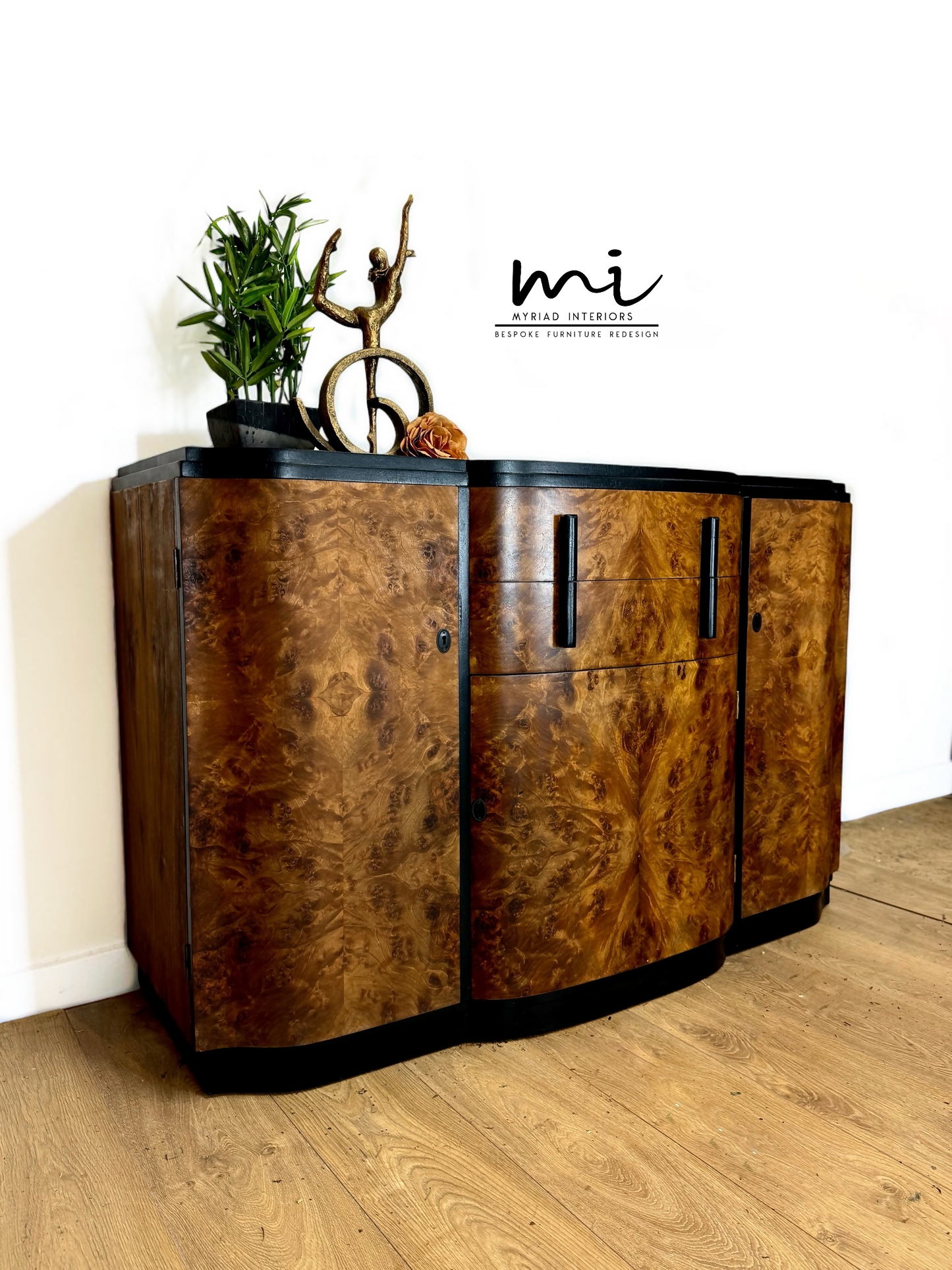 Refinished Art Deco Burl Walnut and Black Sideboard, drinks cabinet, 1930s, buffet