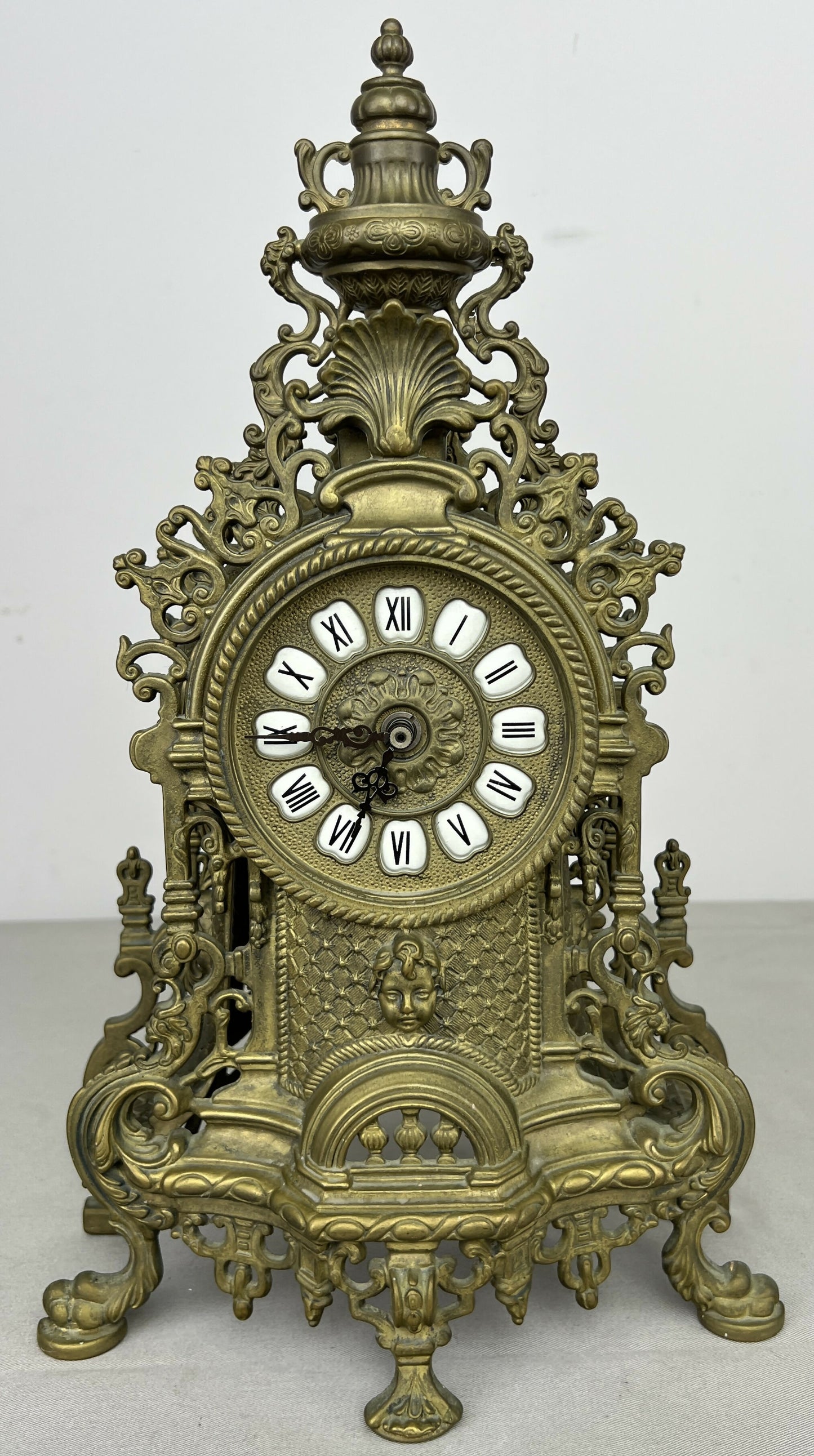 Clock Vintage French Style Quartz Ornate Roman Numeral Mantel Clock LOT 6443