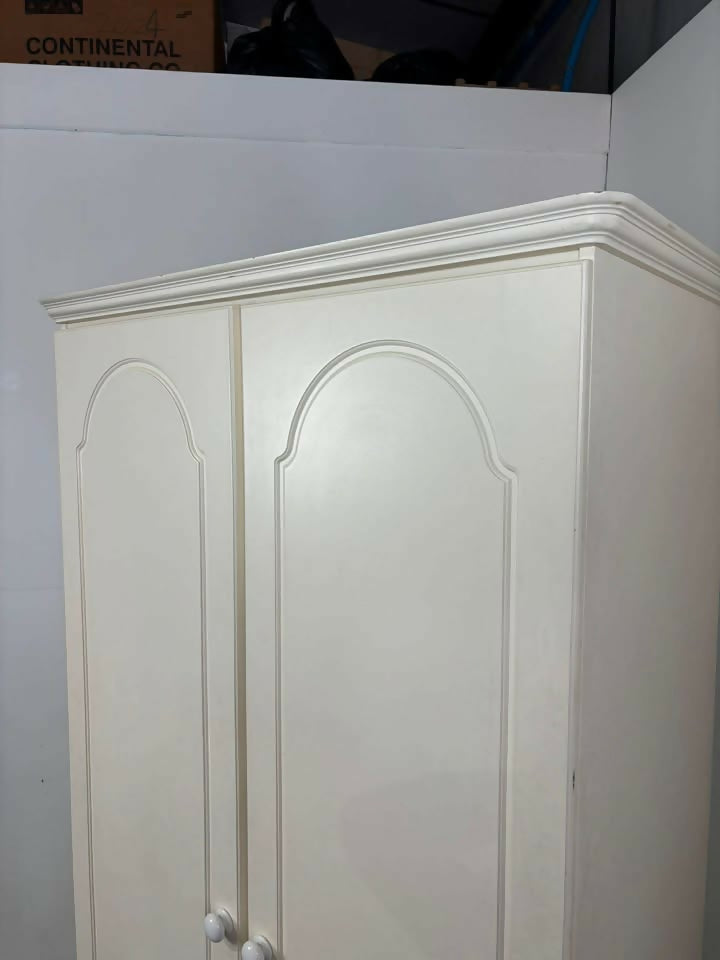 Modern Sheredon Two Door Wardrobe – Mirrored Interior