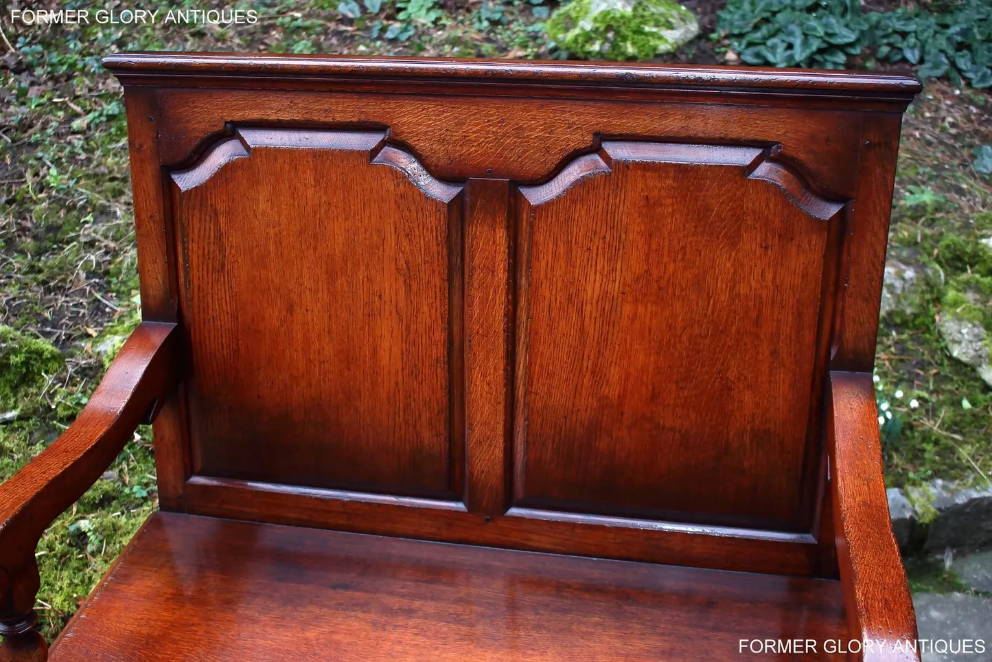 A TITCHMARSH AND GOODWIN SOLID OAK TAVERN SEAT / SETTLE / PEW / HALL ARMCHAIR / BENCH.