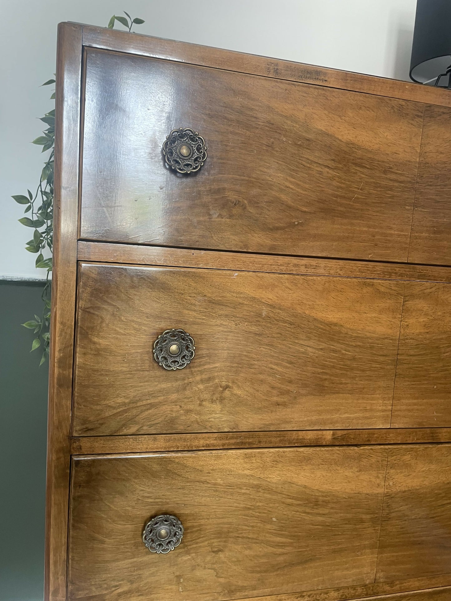 Harris Lebus, Vintage Mid Century Chest of Drawers / Tallboy – 5 Drawer – Beautiful Figured Wood Veneer – 1950s Style
