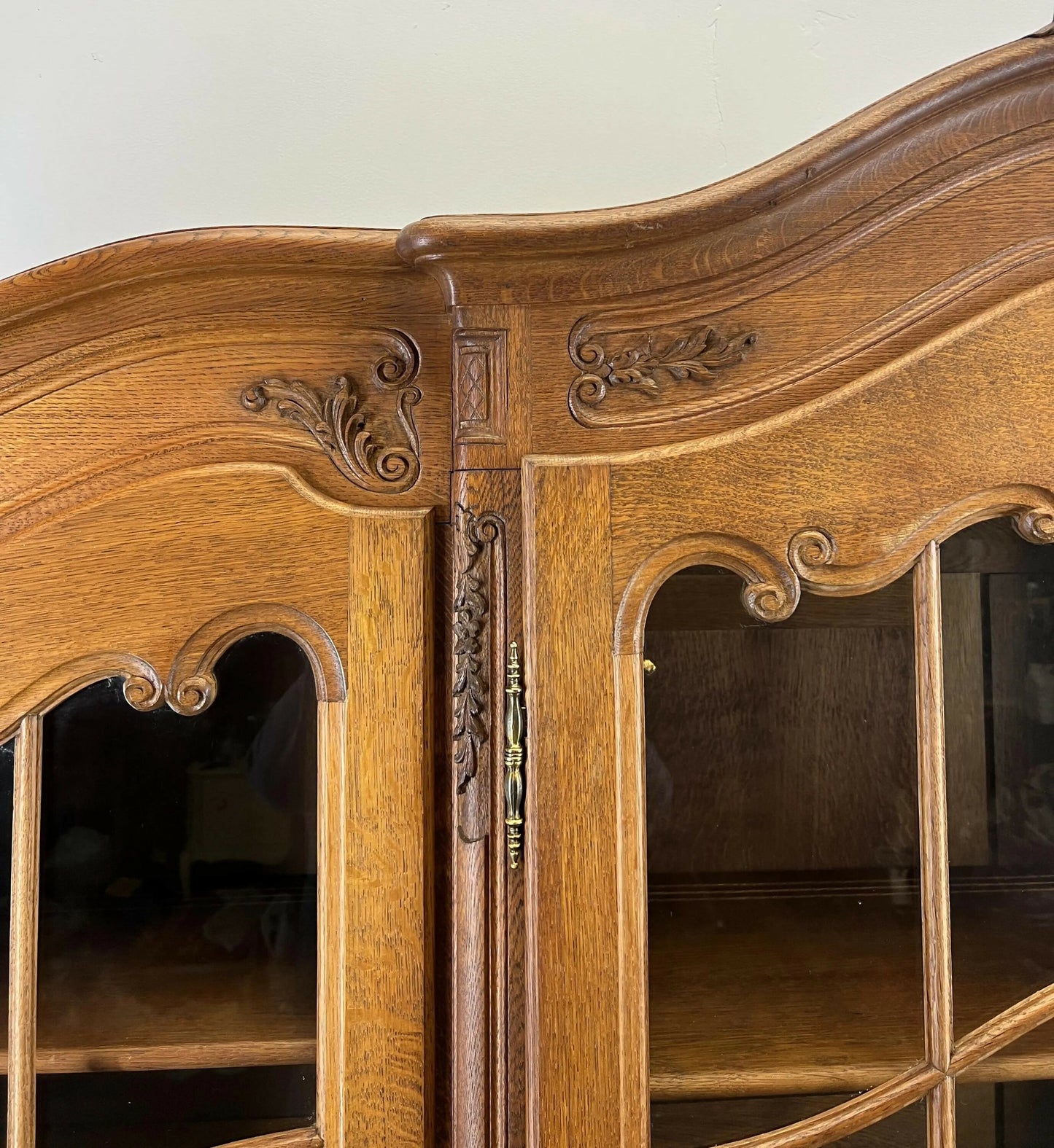 Bookcase Vintage French Louis XIV Style Display Oak Cabinet Sideboard LOT 4785