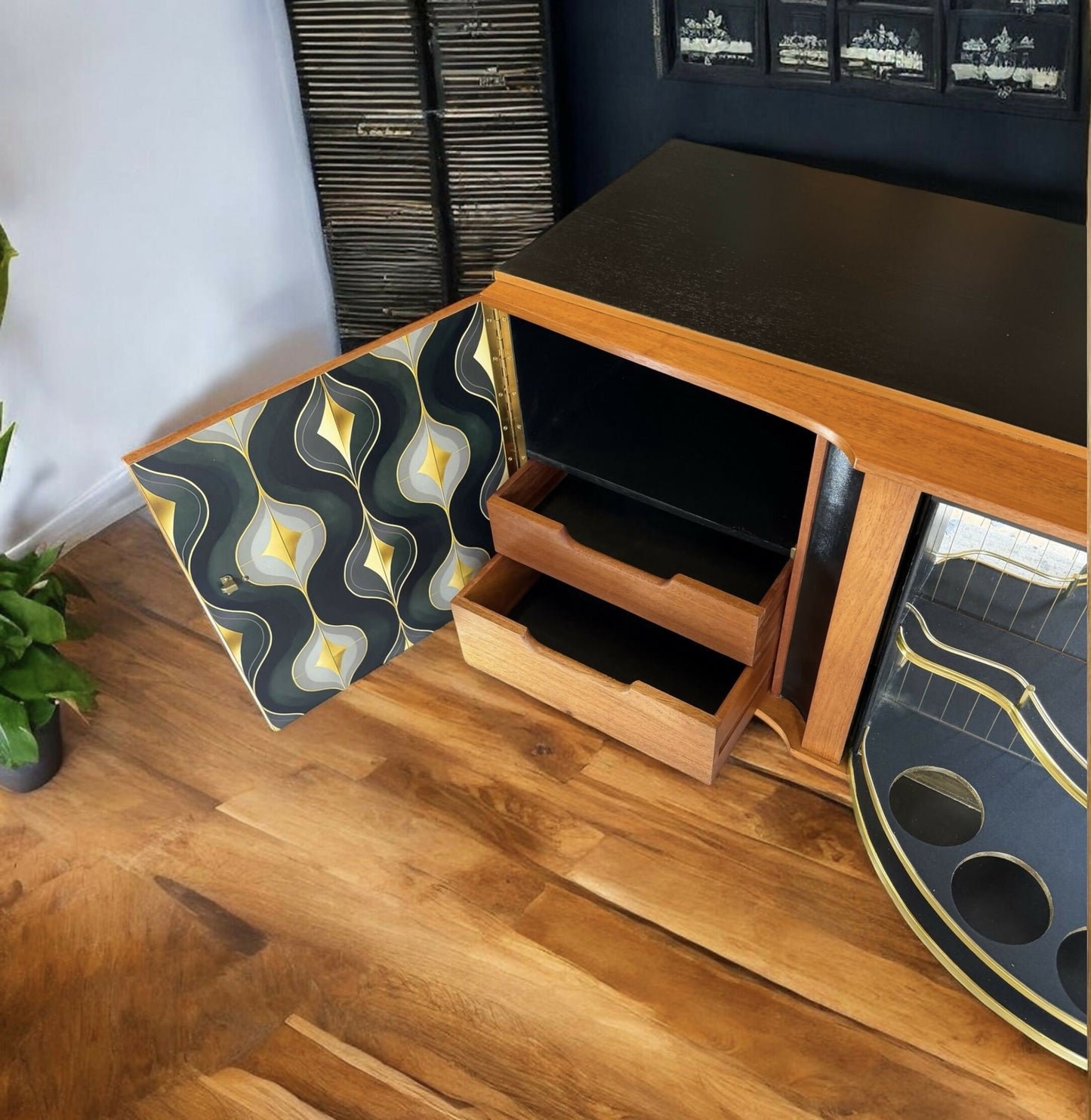 Stunning Beautility Drinks Cabinet, with central rotating bar.