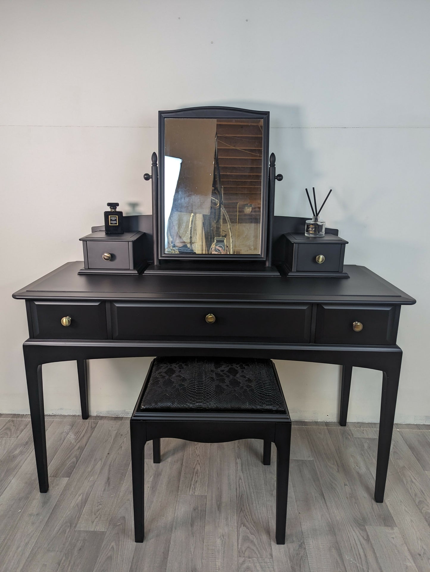 Stag Minstrel Dressing Table Mirror & Stool Black