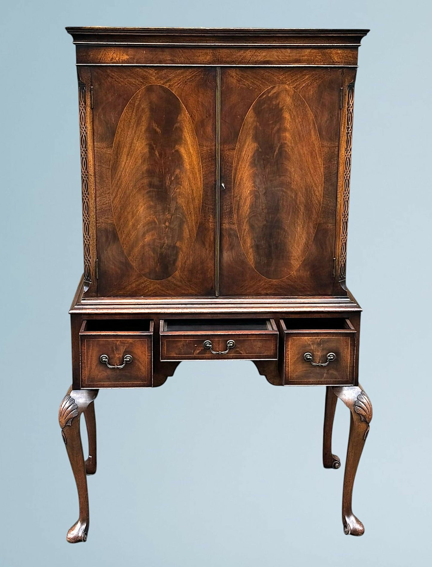 Mahogany Cocktail Cabinet / Drinks Cabinet