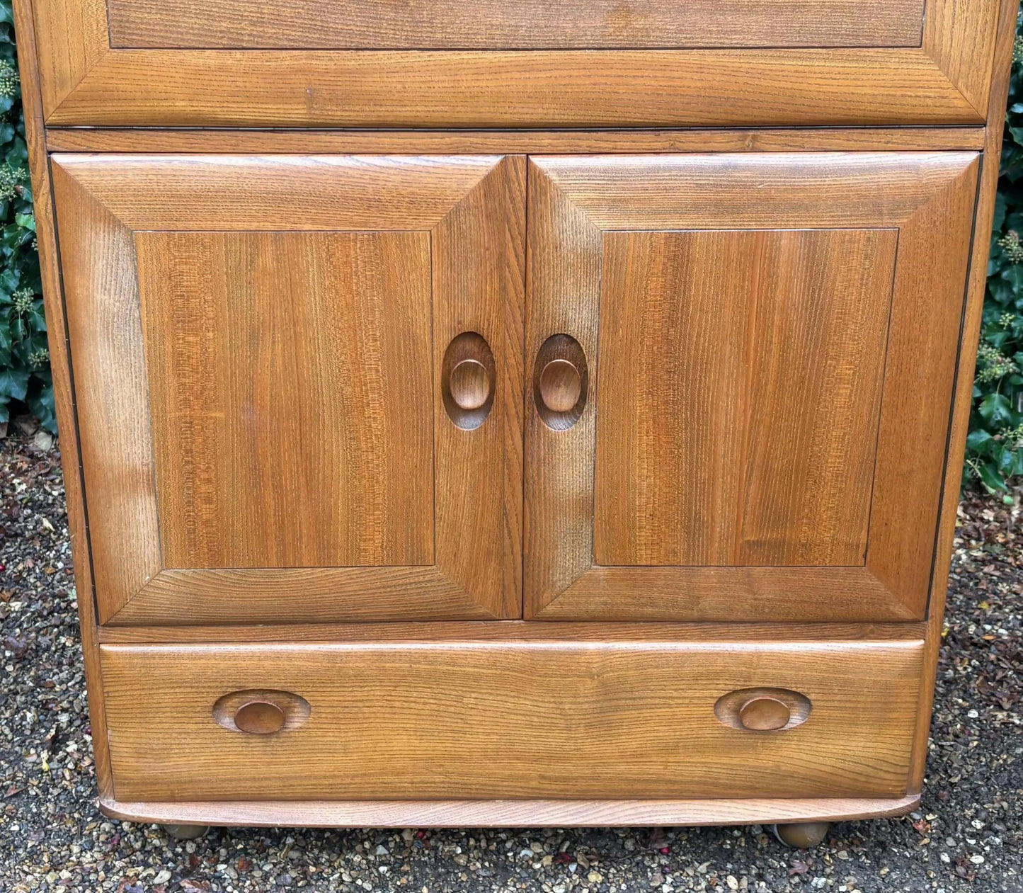 Mid Century Ercol 469 Elm Bureau Drinks Cocktail Cabinet