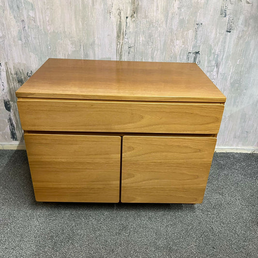 Beaver & Tapley 33 Double Cupboard With Single Drawer Floor Standing Mid Century