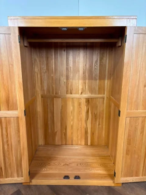 Modern Oak Two Door Wardrobe – Compact Hanging Wardrobe