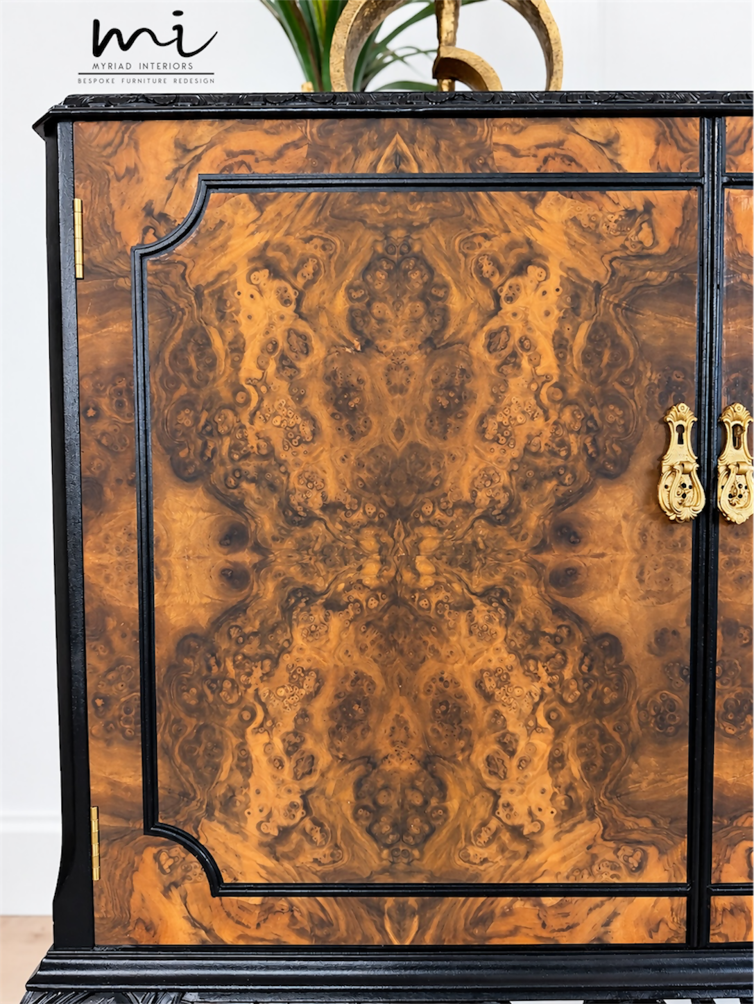 Refurbished Art Deco Burl Walnut Queen Anne Cocktail Cabinet in black and gold with cabriole legs, vintage drinks cabinet,