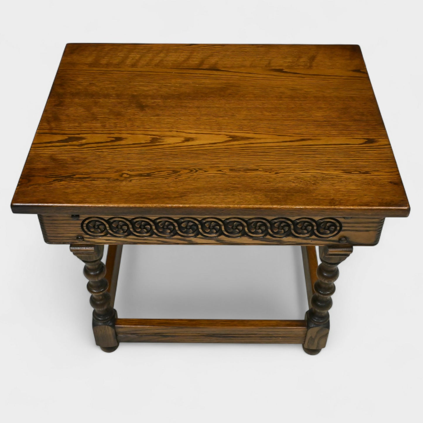 Old Charm Side Table Lamp Table Light Oak Bobbin Turned Legs FREE UK Delivery. SBR10764/2807E