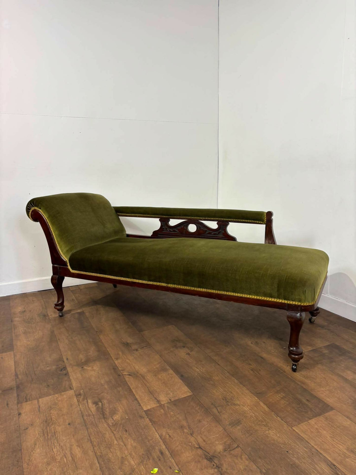 Victorian Mahogany Chaise Longue