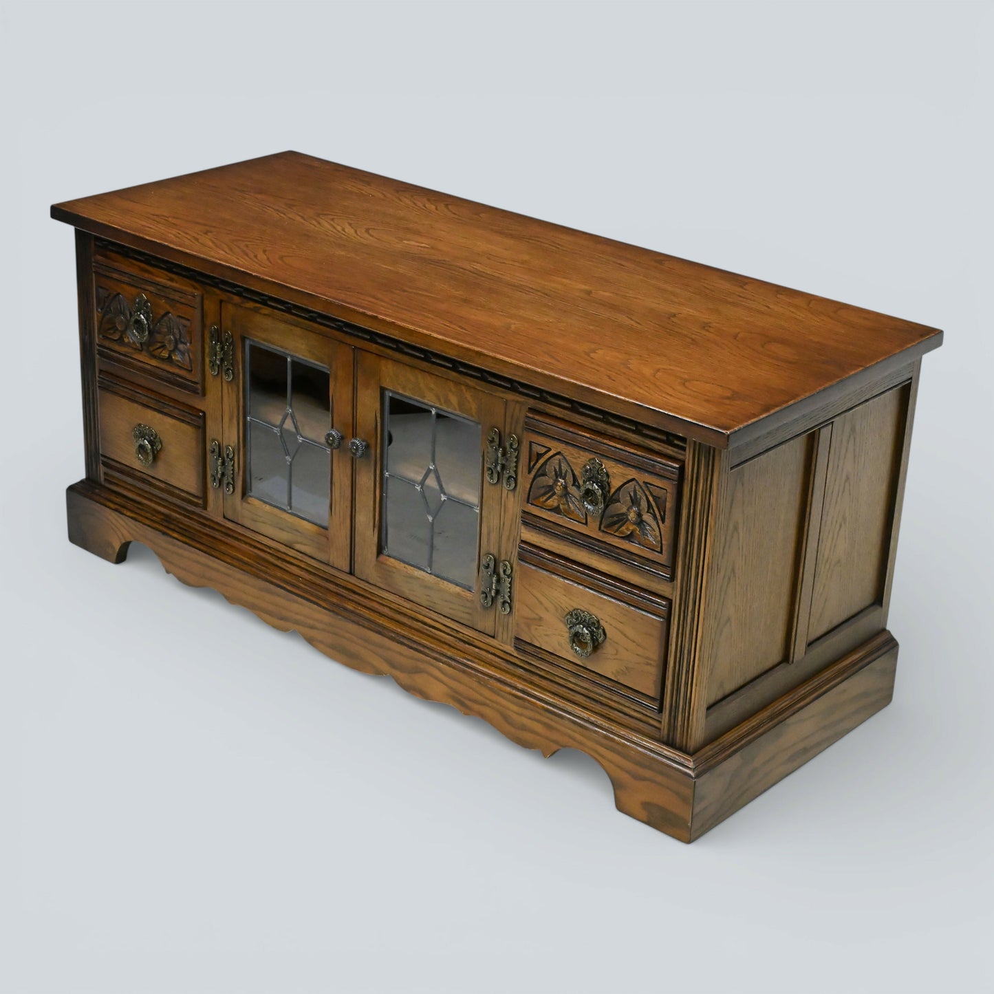 Old Charm Entertainment Cabinet TV Stand Model 2346 Light Oak FREE UK Delivery