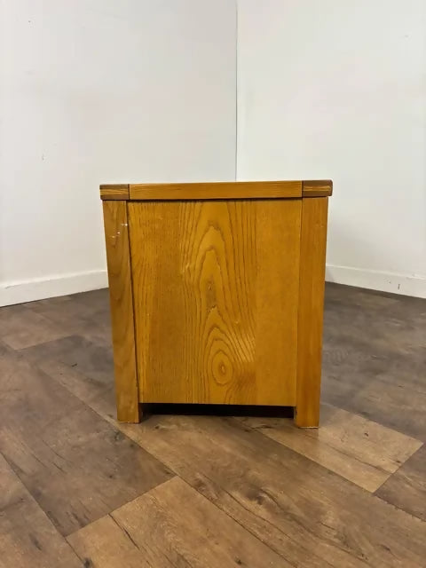 Contemporary Light Oak Flat TV Cabinet / Media Unit