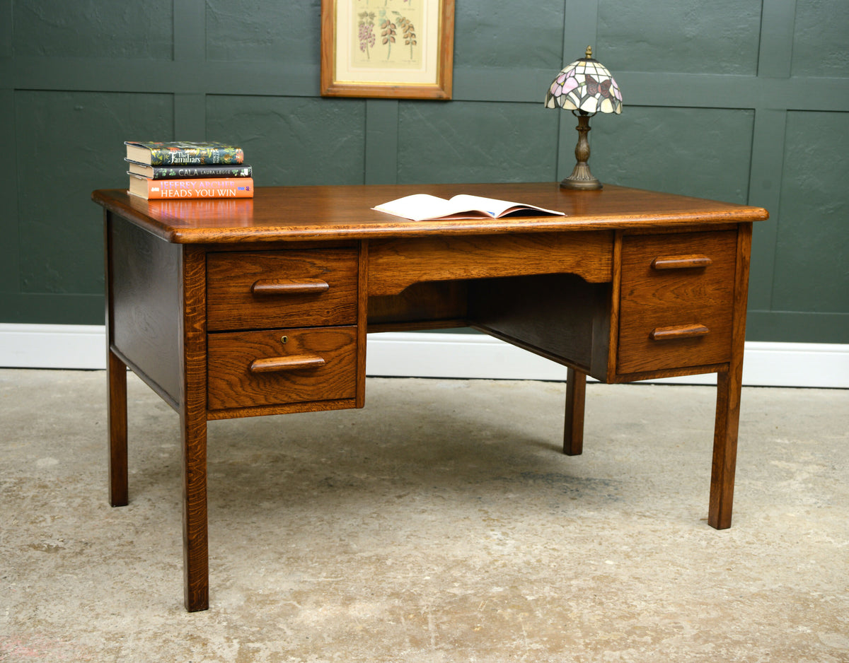 Mid Century Oak Desk - Teachers Desk - 1950s -1960s