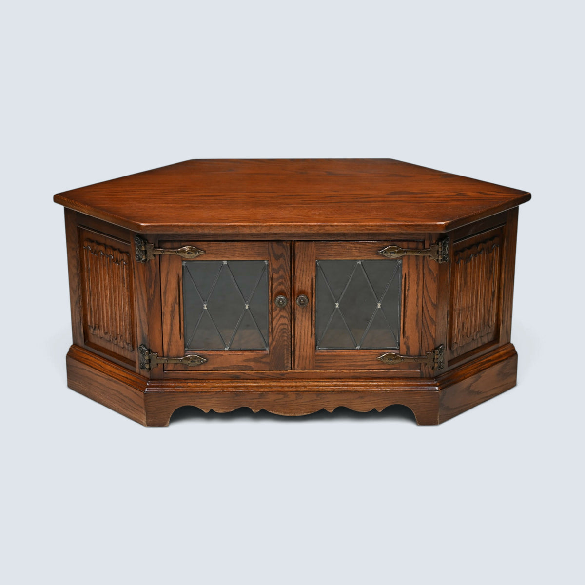 Old Charm TV Stand Linenfold Leaded Glass Doors Tudor Brown FREE UK Delivery*