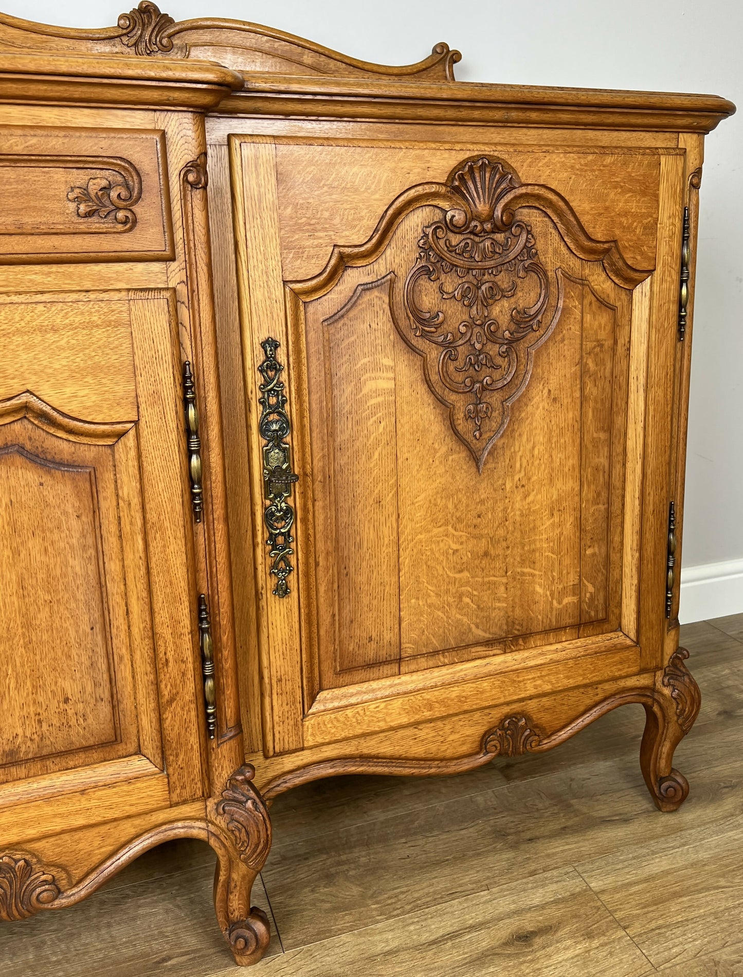 Sideboard Vintage French Louis Style Oak 4 Door Cupboard Carved Cabinet LOT 6362