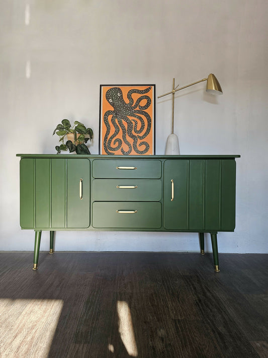 Mid Century Modern Sideboard / TV Cabinet