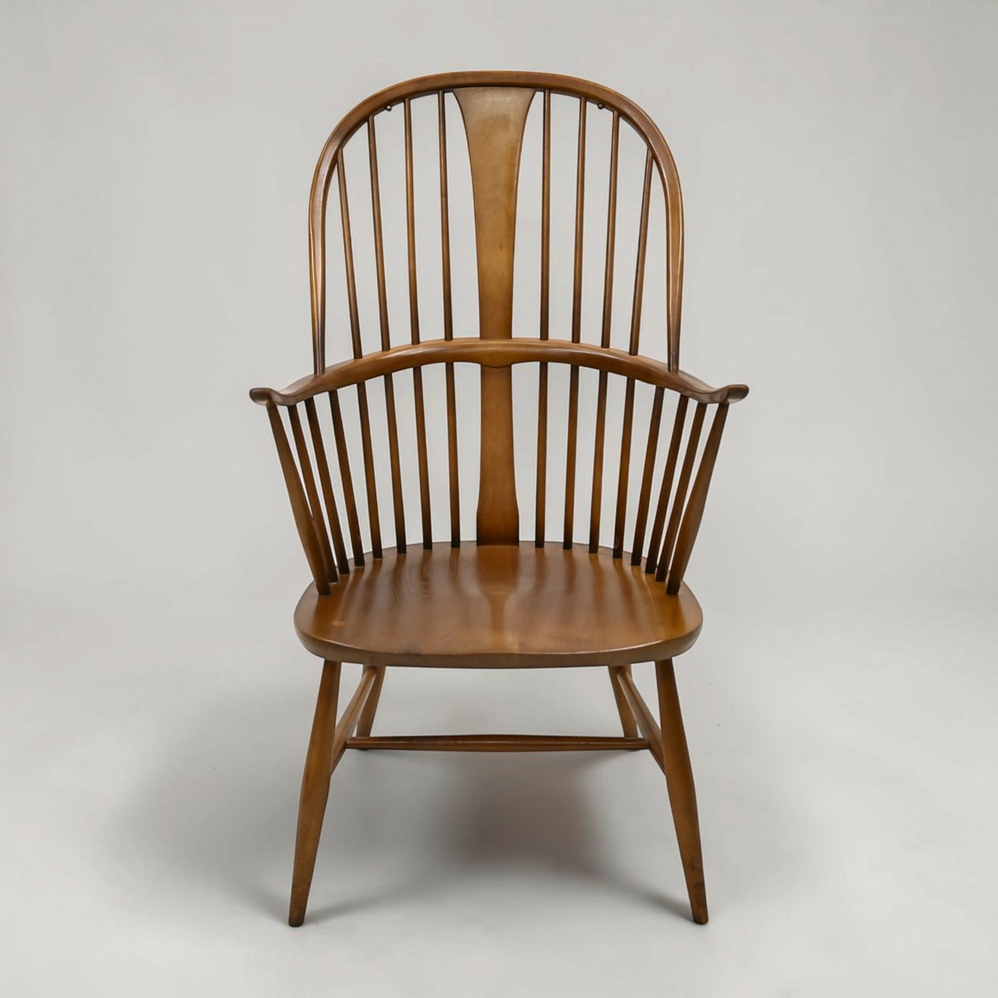 An Ercol Chairmakers Chair Windsor Bow Back Golden Dawn Model 472 FREE Delivery*
