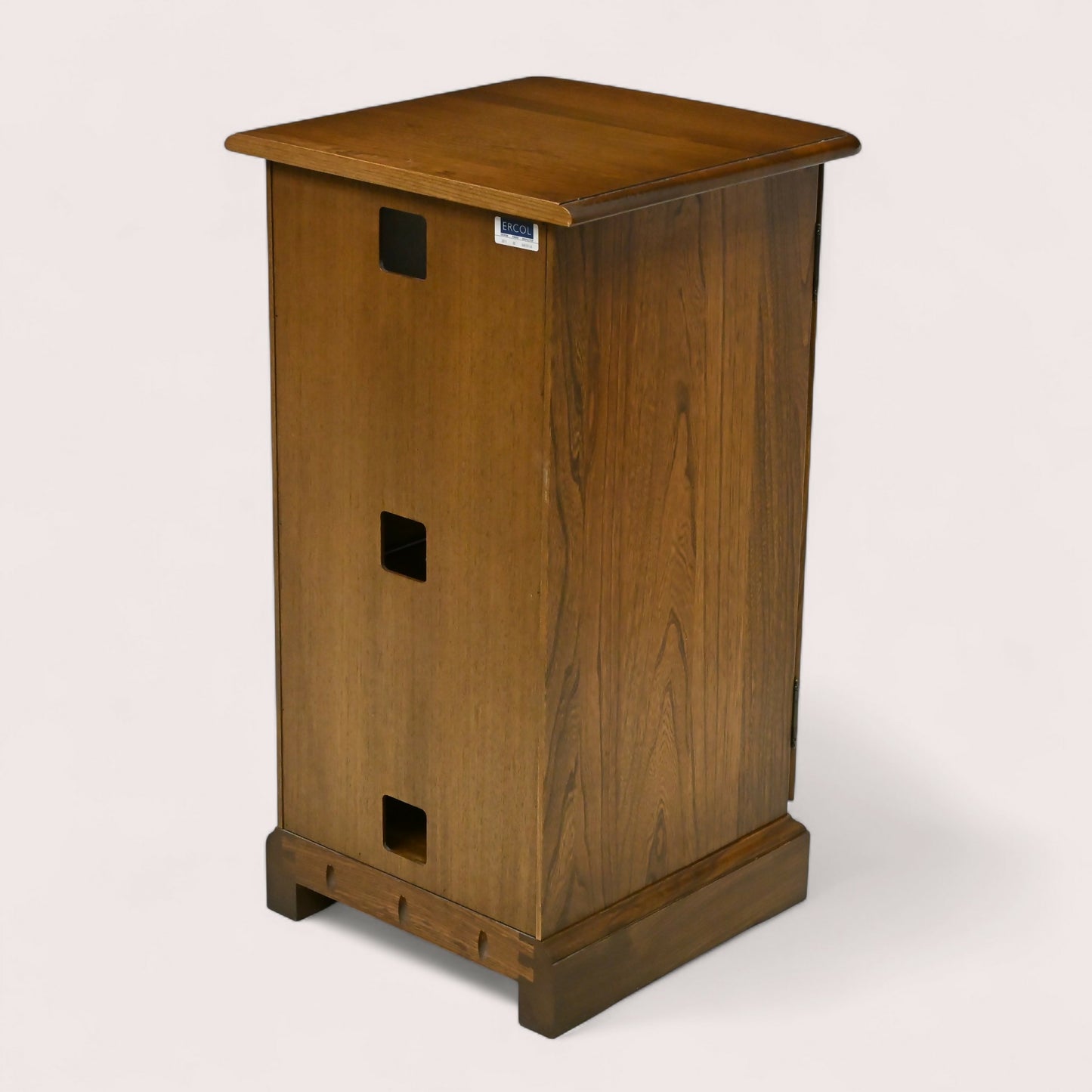 Ercol Midi Hi Fi Cabinet Model 2071 Glass Door Golden Dawn FREE UK Delivery. SBR10864/2608E