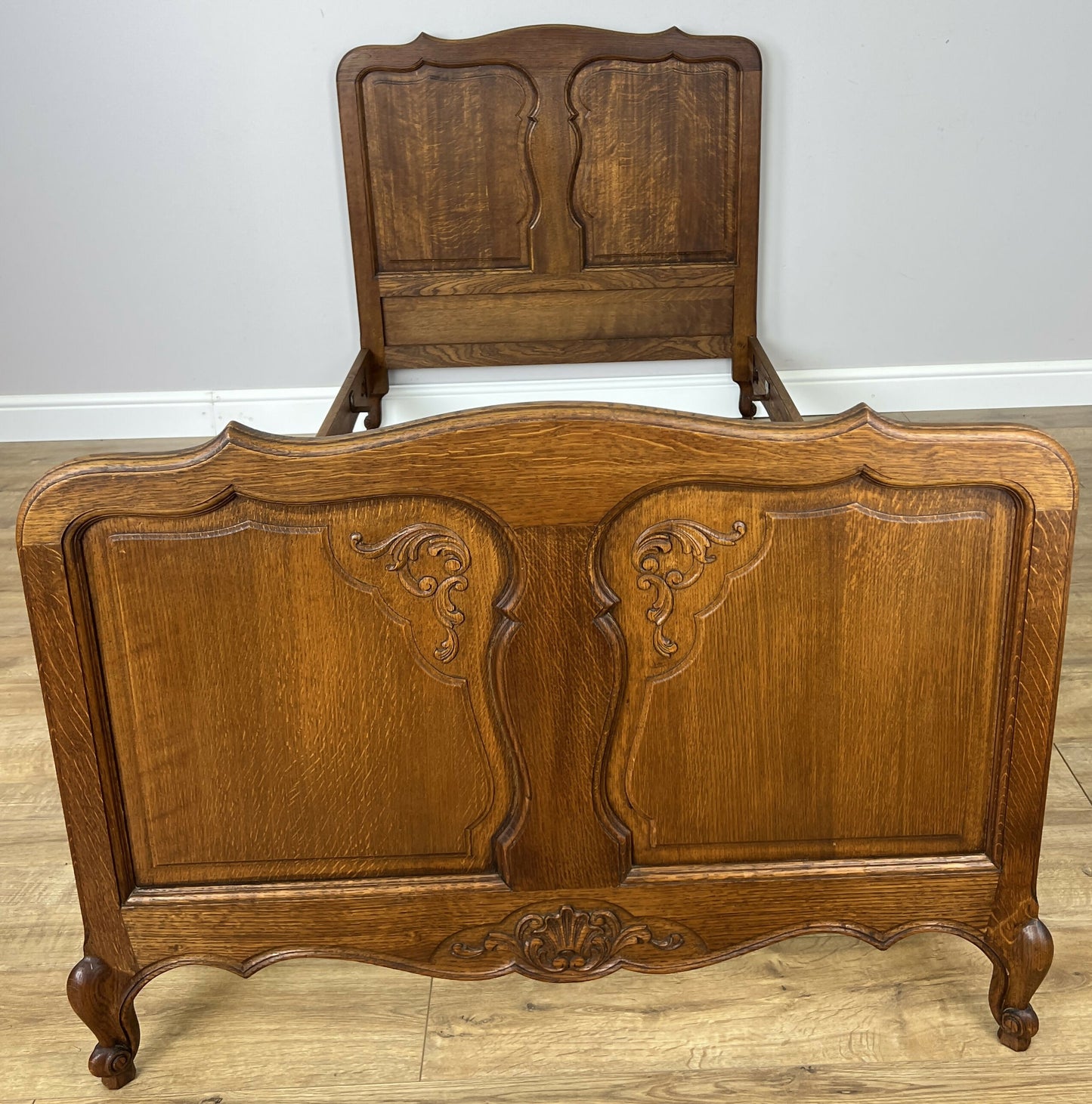 Bed Vintage French Louis XVI Oak Single Bed Frame Carved Headboard LOT 6389