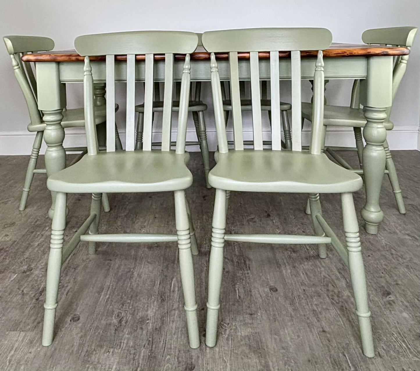 Table & 6 Chairs