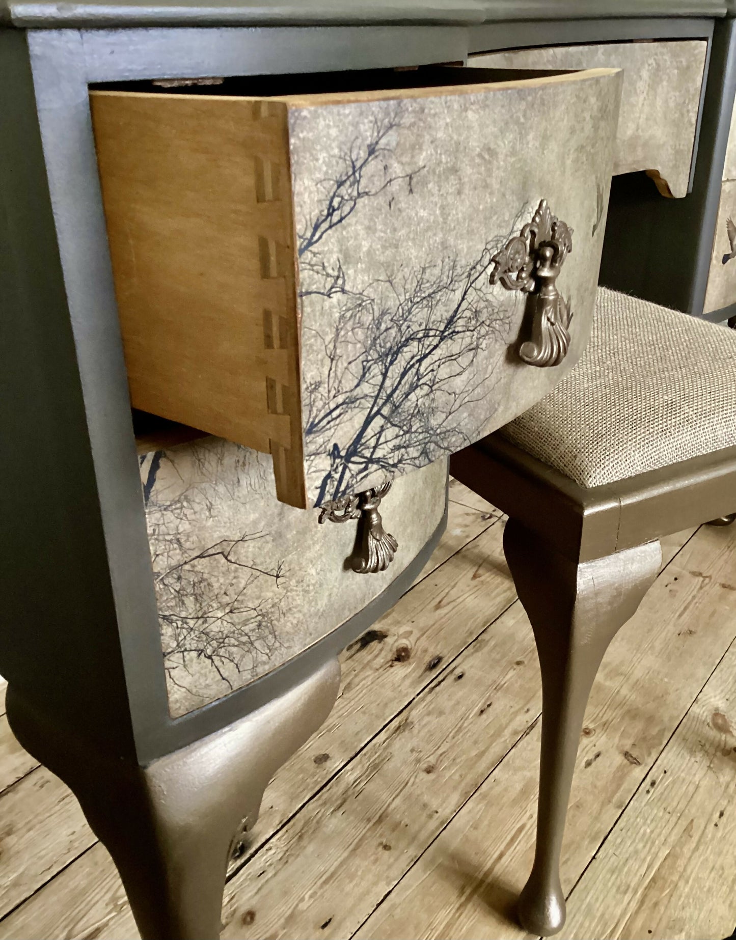 Dressing table