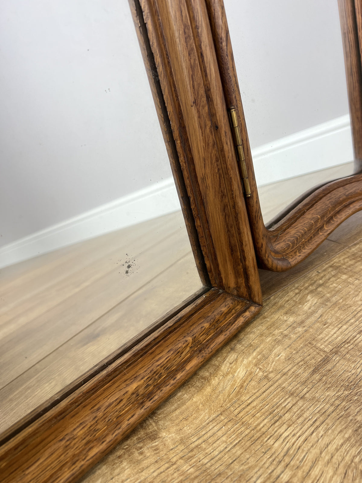 Mirror Vintage French Style Oak Carved Triple Folding Vanity Mirror LOT 6542